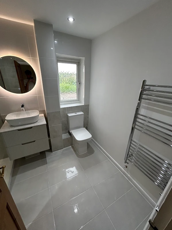 http://aw.webizdesigns.com/sandssurrey/wp-content/uploads/2026/06/bathroom-3.webp