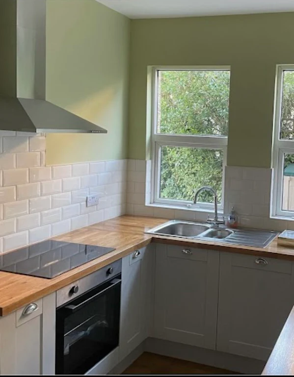 http://aw.webizdesigns.com/sandssurrey/wp-content/uploads/2026/06/kitchen-3.webp