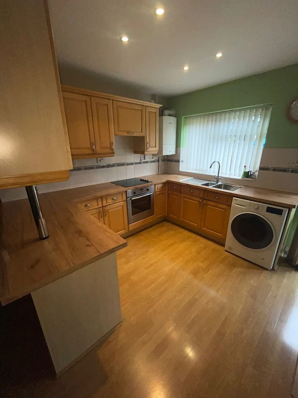http://aw.webizdesigns.com/sandssurrey/wp-content/uploads/2026/06/kitchen-7.webp